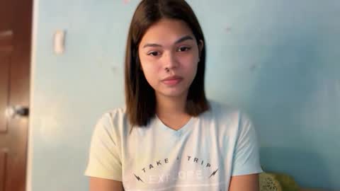 Snapshot of smile_sunshinex chatting on 11/18/25, 03:27 call me sunshine online show from 11/18/25, 03:27