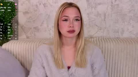 Snapshot of smile_with_nicole chatting on 10/02/25, 04:36 The girl from the dream by name Mary online show from 10/02/25, 04:36