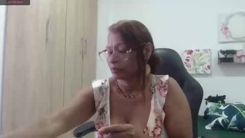 Snapshot of smilet_milf chatting on 11/07/25, 02:17 Smileth online show from 11/07/25, 02:17