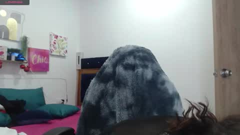 Snapshot of smilet_milf chatting on 12/14/25, 01:49 Smileth online show from 12/14/25, 01:49