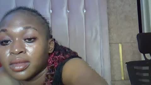 smiley_berry online show from 11/02/25, 02:14