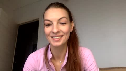 smiling_lexa online show from 12/23/25, 07:50