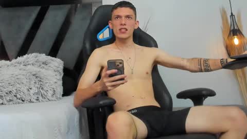 Snapshot of smitgrey chatting on 11/20/25, 10:20 SMIT online show from 11/20/25, 10:20