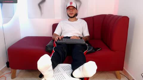 Snapshot of smith_luxes777 chatting on 04/08/26, 11:48 777 online show from 04/08/26, 11:48