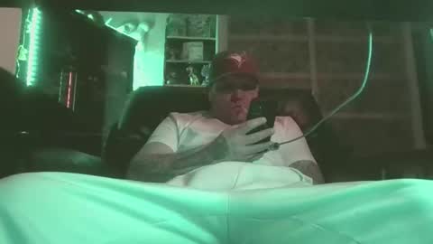 Snapshot of smoke4daddy chatting on 12/18/25, 08:09 Smoke4Daddy online show from 12/18/25, 08:09