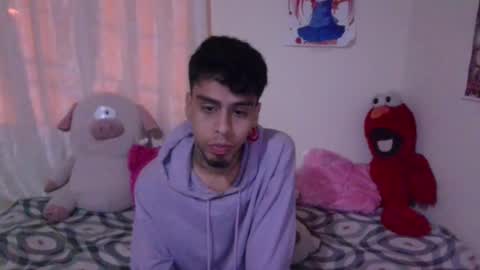 Snapshot of smoker00teddybear chatting on 02/15/25, 07:38 teddy online show from 02/15/25, 07:38