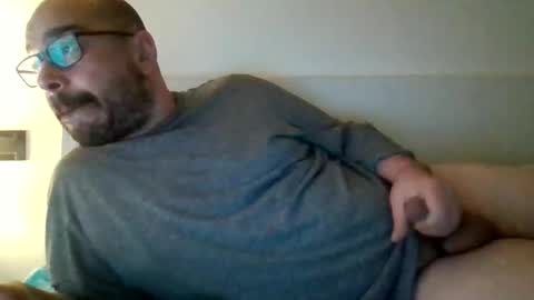Snapshot of smoker985 chatting on 01/11/25, 08:22 smoker985 online show from 01/11/25, 08:22
