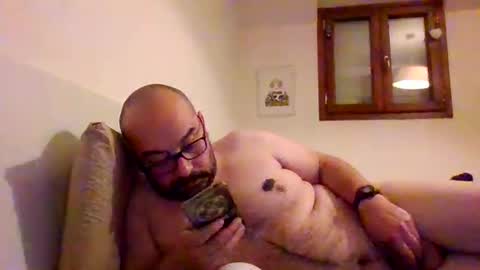 Snapshot of smoker985 chatting on 11/30/25, 01:42 smoker985 online show from 11/30/25, 01:42