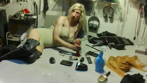 smokeslut365 online show from 05/17/26, 10:39