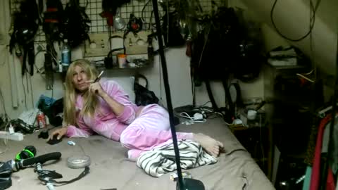 smokeslut365 online show from 07/31/26, 12:32