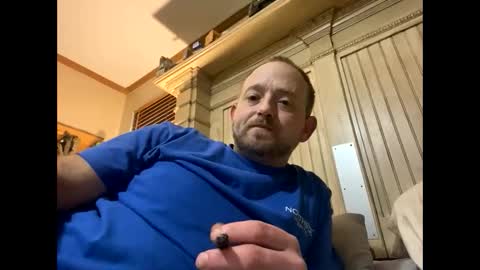 Snapshot of smokeymt420 chatting on 12/18/24, 12:29 smokeymt420 online show from 12/18/24, 12:29