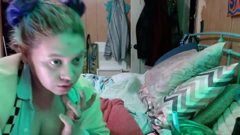 Snapshot of smokydian chatting on 03/04/25, 07:19 DIAN dee-ann online show from 03/04/25, 07:19