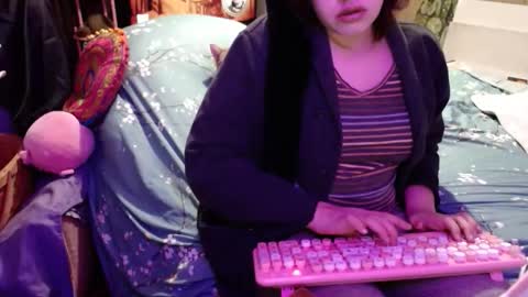 Snapshot of smokydian chatting on 12/03/25, 01:02 DIAN dee-ann online show from 12/03/25, 01:02