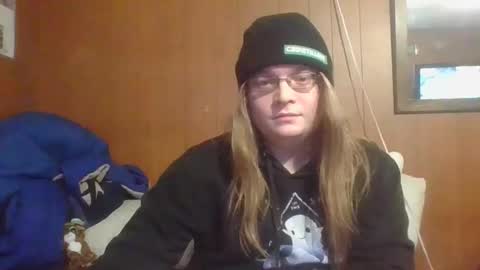 Snapshot of smolluwu chatting on 12/05/25, 12:14 UwU online show from 12/05/25, 12:14