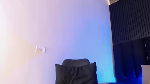 Snapshot of smoothalpha_ chatting on 02/23/26, 02:36 Ethan online show from 02/23/26, 02:36