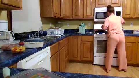 smoothmove1215 online show from 10/21/25, 12:11