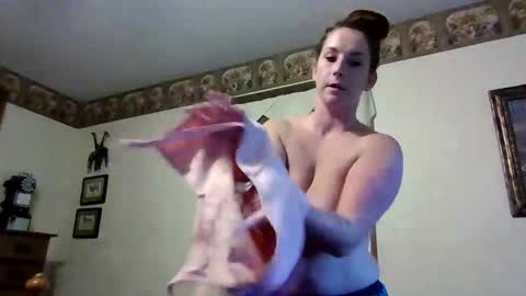 smoothmove1215 online show from 10/29/25, 07:48