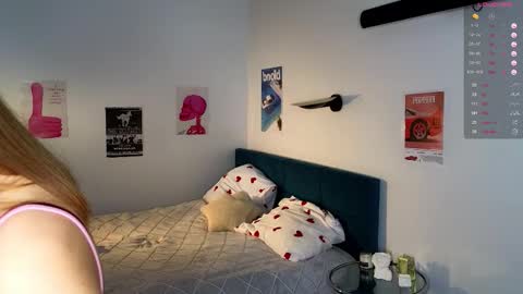 Snapshot of smoothnesss chatting on 11/09/25, 08:12 Eva online show from 11/09/25, 08:12