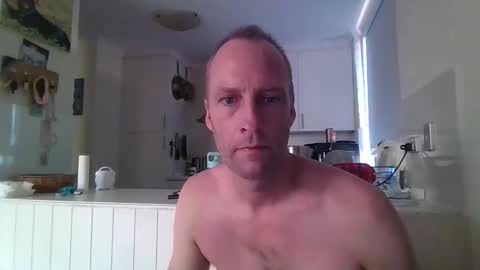 Snapshot of smoothroundbottom chatting on 01/24/25, 05:21 KinkyDonks online show from 01/24/25, 05:21