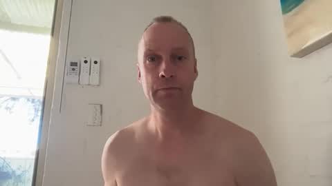 Snapshot of smoothroundbottom chatting on 10/15/25, 02:55 KinkyDonks online show from 10/15/25, 02:55