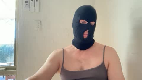 Snapshot of smoothroundbottom chatting on 10/17/25, 04:15 KinkyDonks online show from 10/17/25, 04:15