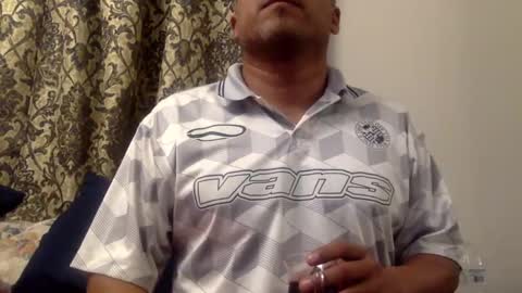 Snapshot of smoothstrik3r chatting on 12/30/24, 01:37 smoothstrik3r online show from 12/30/24, 01:37