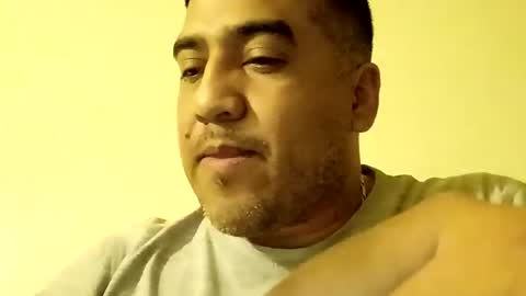 Snapshot of smoothstrik3r chatting on 10/04/25, 06:11 smoothstrik3r online show from 10/04/25, 06:11