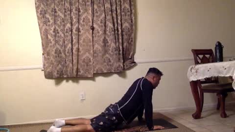 Snapshot of smoothstrik3r chatting on 10/21/25, 12:17 smoothstrik3r online show from 10/21/25, 12:17