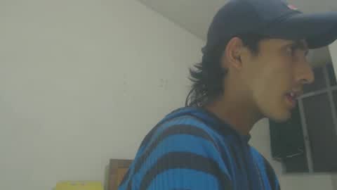 Snapshot of snackontime19 chatting on 09/28/25, 04:18 snackontime19 online show from 09/28/25, 04:18