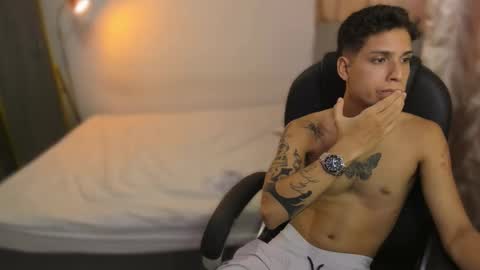 snak_master1 online show from 09/15/25, 04:23