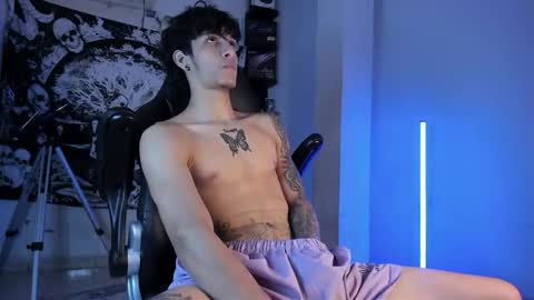 Snapshot of snakebutterfly chatting on 12/01/25, 07:13 snakebutterfly online show from 12/01/25, 07:13