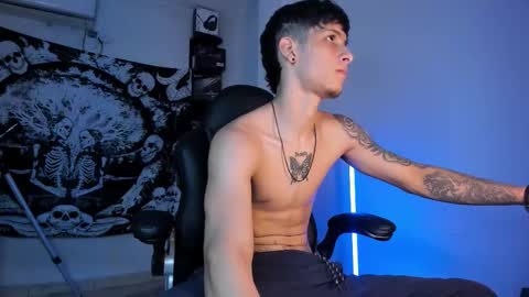 Snapshot of snakebutterfly chatting on 12/16/25, 12:15 snakebutterfly online show from 12/16/25, 12:15