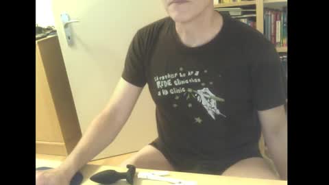 sneaxfreund online show from 02/06/25, 10:53