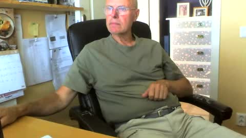 snickarn335731 online show from 06/30/26, 10:05
