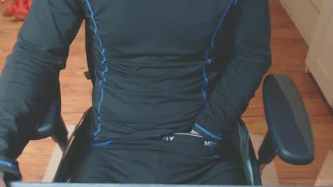 Snapshot of snooze85 chatting on 10/06/25, 04:21 Cbt-Slave online show from 10/06/25, 04:21