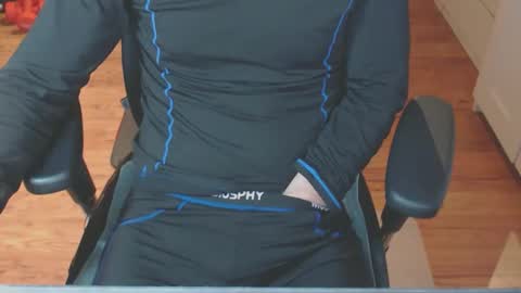 Snapshot of snooze85 chatting on 10/20/25, 04:13 Cbt-Slave online show from 10/20/25, 04:13