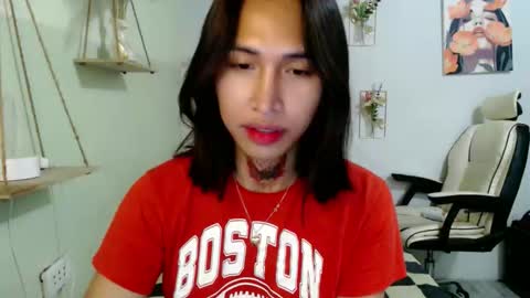 Snapshot of snow_2000 chatting on 03/19/26, 01:31 snow_2000 online show from 03/19/26, 01:31