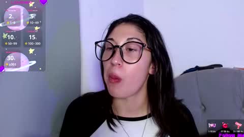 Snapshot of snow_baall chatting on 11/23/25, 04:23 IG OF red moonn online show from 11/23/25, 04:23