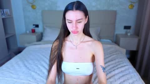 snow_whiteeex online show from 06/08/26, 04:13