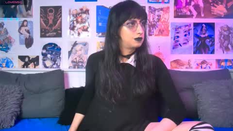 Snapshot of snowblack_ chatting on 11/01/25, 04:53 Snow and Bubble online show from 11/01/25, 04:53