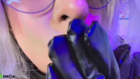 Snow and Bubble online show from 07/28/26, 07:39