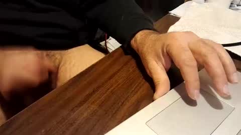 watchmecum online show from 10/27/25, 09:30