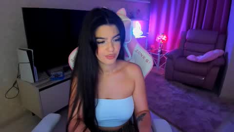 Snapshot of snowingwinter chatting on 09/22/25, 08:00 snowingwinter online show from 09/22/25, 08:00