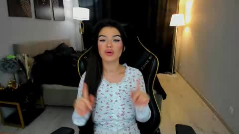 Snapshot of snowingwinter chatting on 09/24/25, 11:35 snowingwinter online show from 09/24/25, 11:35