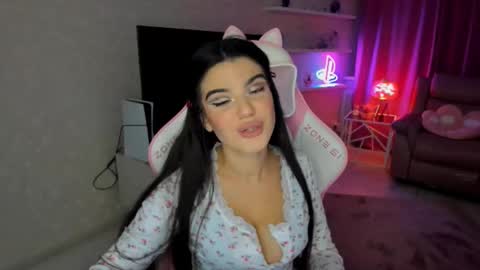 Snapshot of snowingwinter chatting on 10/09/25, 07:34 snowingwinter online show from 10/09/25, 07:34