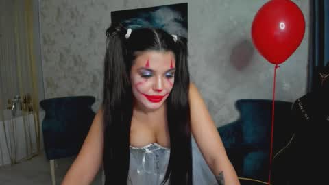 Snapshot of snowingwinter chatting on 10/17/25, 07:38 snowingwinter online show from 10/17/25, 07:38