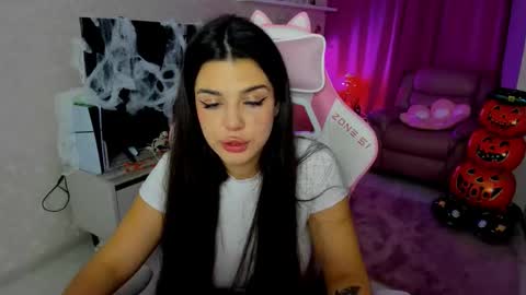 Snapshot of snowingwinter chatting on 11/02/25, 07:16 snowingwinter online show from 11/02/25, 07:16