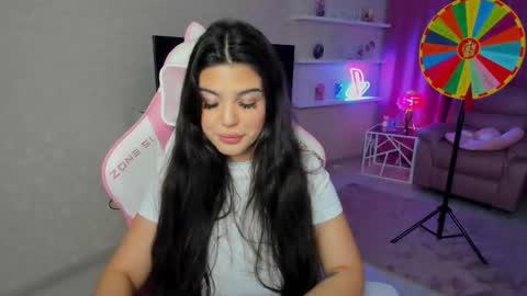 Snapshot of snowingwinter chatting on 12/05/25, 07:43 snowingwinter online show from 12/05/25, 07:43