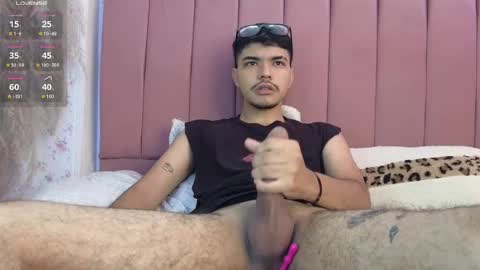 Snapshot of snowlann chatting on 09/24/25, 11:57 Snow online show from 09/24/25, 11:57