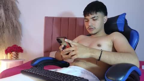 Snapshot of snowlann chatting on 10/26/25, 05:41 Snow online show from 10/26/25, 05:41